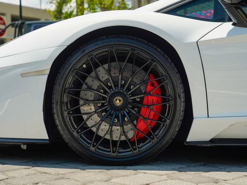 Used 2018 Lamborghini Aventador S image 37
