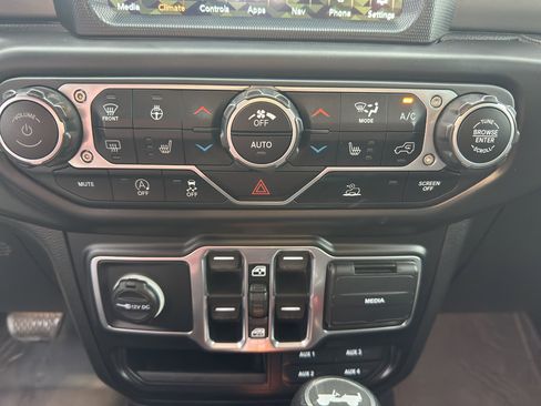 Used 2021 Jeep Wrangler Unlimited Sport image 16