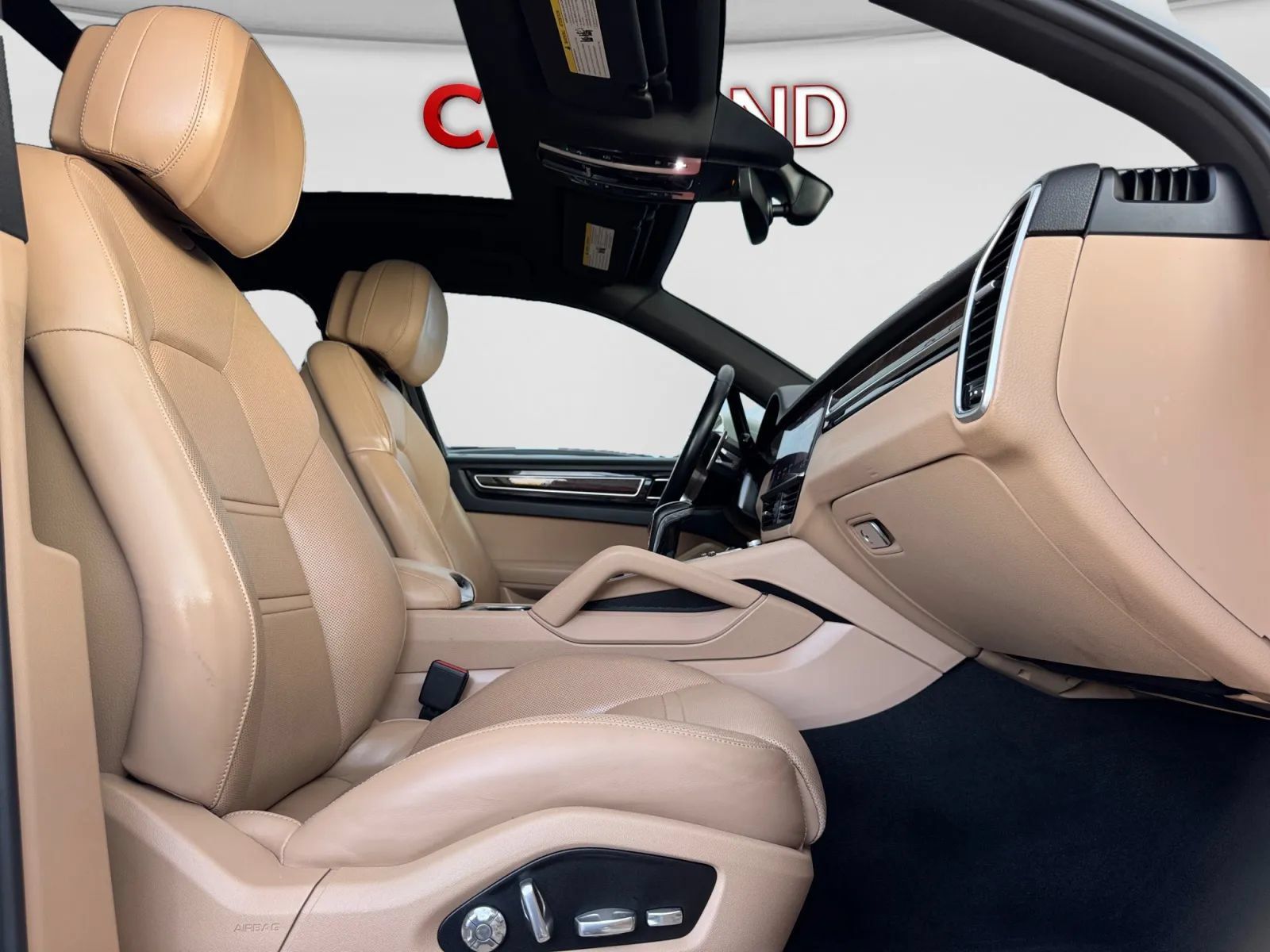 Used 2019 Porsche Cayenne AWD/4WD image 25