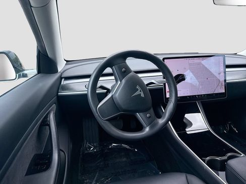 Used 2019 Tesla Model 3 Standard Range RWD image 21