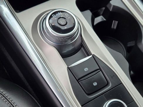 Used 2022 Ford Explorer XLT w/ Equipment Group 202A image 30