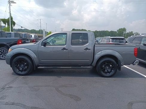 Certified 2021 Nissan Frontier SV w/ Midnight Edition Floor Mats AWD/4WD image 2