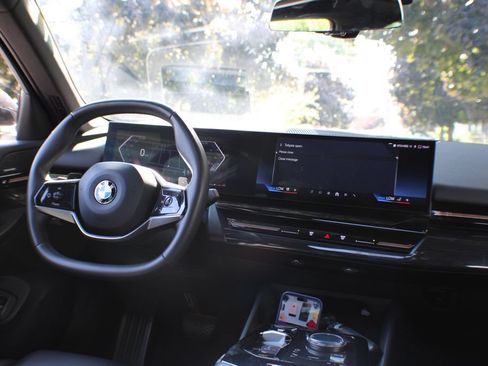 Used 2025 BMW 530i RWD image 30