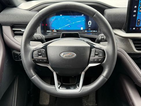 Used 2025 Ford Explorer Platinum w/ LUX Leather Package AWD/4WD image 31