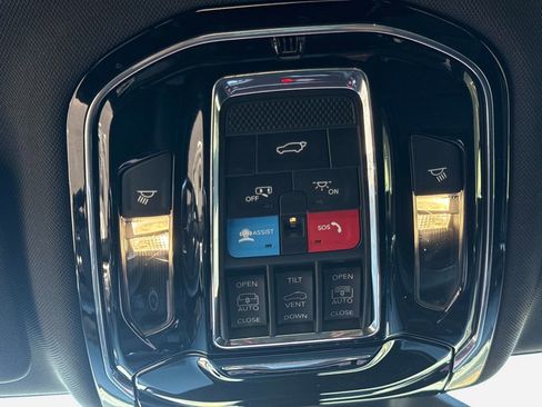 Used 2023 Jeep Grand Cherokee L Overland image 22