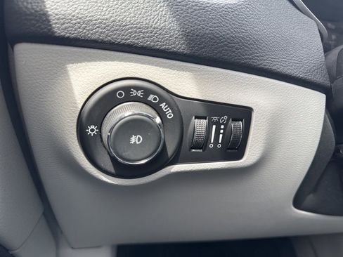 Used 2018 Jeep Compass Latitude w/ Popular Equipment Group image 22