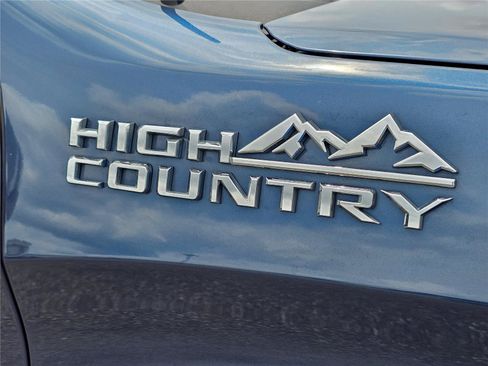 Used 2021 Chevrolet Silverado 1500 High Country w/ Technology Package AWD/4WD image 8