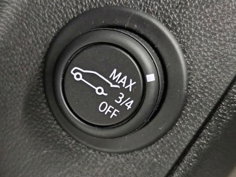 Used 2020 Chevrolet Equinox LT image 30