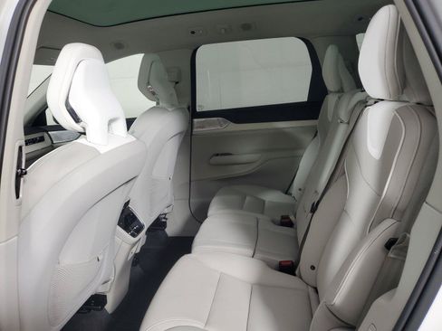 Used 2025 Volvo EX90 Ultra AWD/4WD image 11