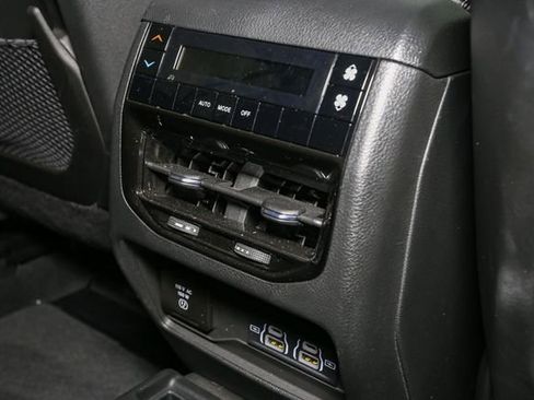 Used 2023 Jeep Grand Cherokee L Altitude image 21