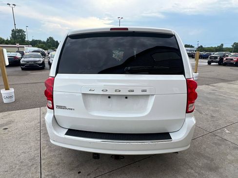 Used 2017 Dodge Grand Caravan SE image 6