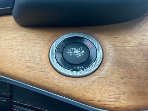 Used 2022 Jeep Grand Cherokee Summit AWD/4WD image 18