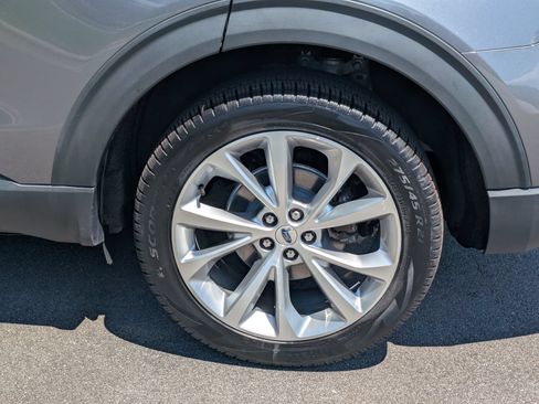 Certified 2021 Ford Explorer Platinum w/ Equipment Group 601A AWD/4WD image 8