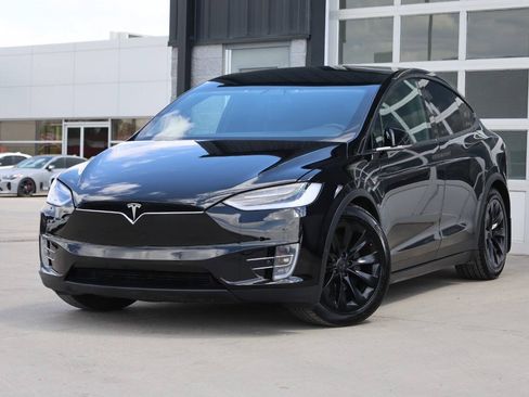 Used 2018 Tesla Model X 75D AWD/4WD image 3