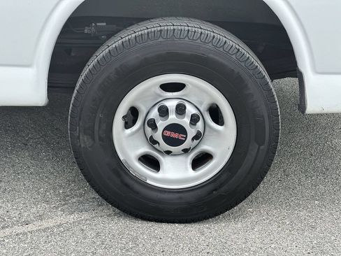 Used 2021 GMC Savana 2500 RWD image 31