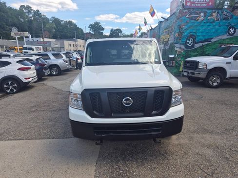 Used 2016 Nissan NV 2500 SV w/ Back Door Glass Package RWD image 3