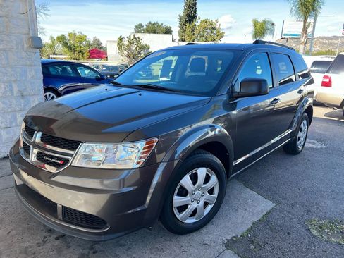 Used 2017 Dodge Journey SE image 8