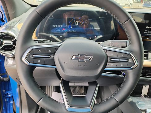 New 2026 Chevrolet Equinox ACTIV w/ Convenience Package III AWD/4WD image 17