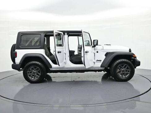 Used 2025 Jeep Wrangler Unlimited Sport AWD/4WD image 21