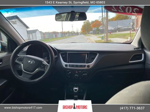Used 2022 Hyundai Accent SEL image 12