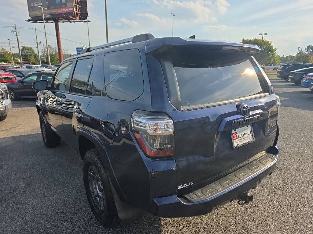 Used 2019 Toyota 4Runner SR5 AWD/4WD image 6