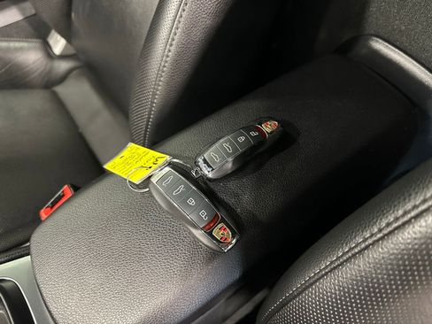 Used 2021 Porsche 718 Cayman image 32