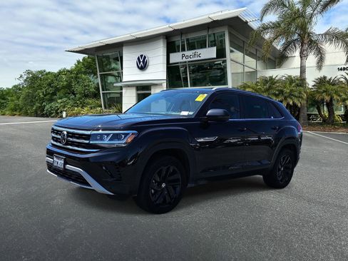 Used 2022 Volkswagen Atlas Cross Sport SE image 1
