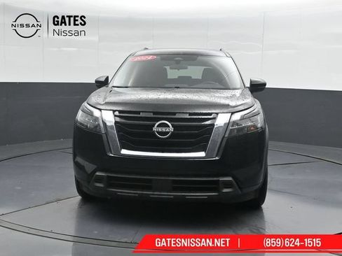 Used 2024 Nissan Pathfinder SV AWD/4WD image 5