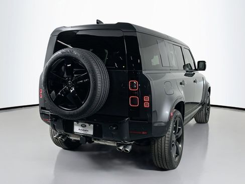 Certified 2025 Land Rover Defender 110 V8 image 7