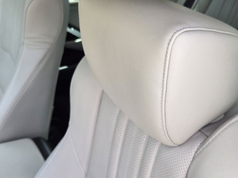 Used 2018 Honda Accord Touring image 11