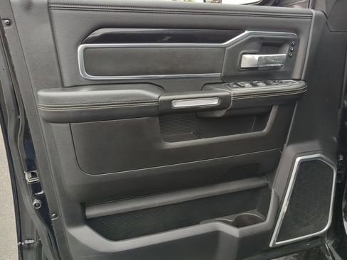 Used 2019 RAM 3500 Laramie w/ Black Appearance Package image 20