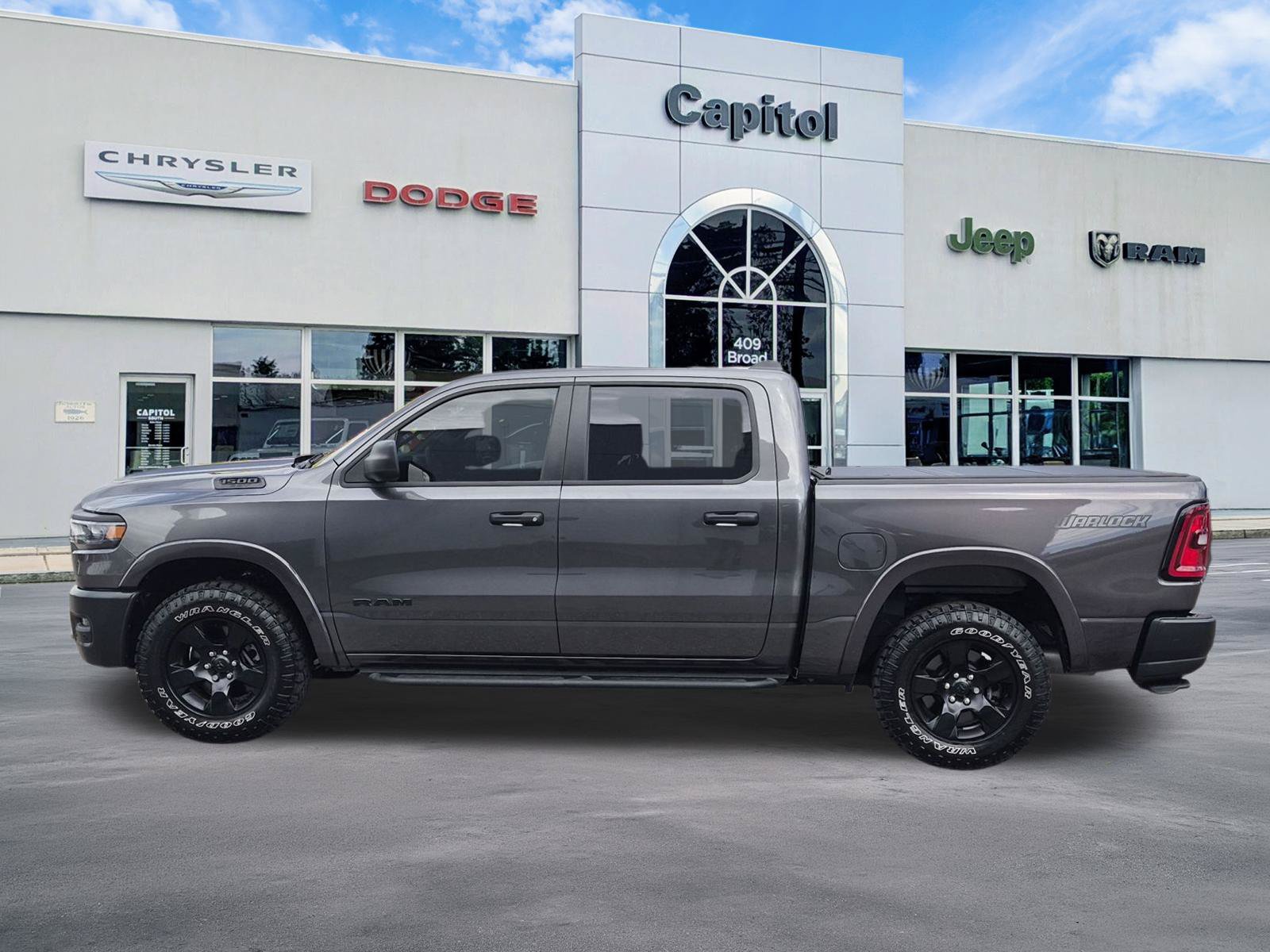 Used 2025 RAM 1500 Warlock AWD/4WD image 6