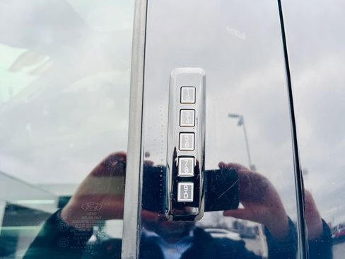 Used 2019 Ford F250 Lariat w/ Lariat Ultimate Package image 18