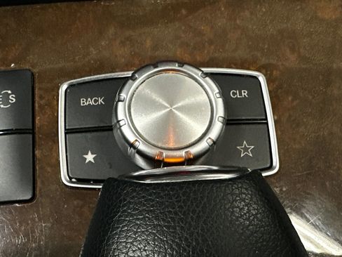 Used 2015 Mercedes-Benz E 350 4MATIC Sedan image 35