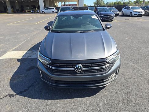 Used 2022 Volkswagen Jetta Sport FWD image 2
