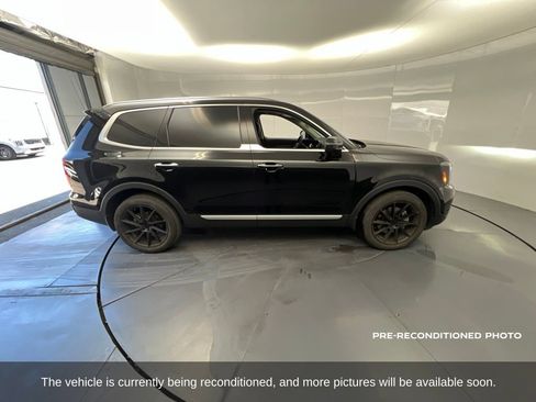 Used 2024 Kia Telluride S w/ S Sunroof Package FWD image 7