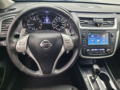 Used 2017 Nissan Altima 3.5 SL w/ 3.5SL Technology Package image 22