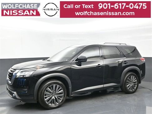 Used 2024 Nissan Pathfinder SL w/ SL Premium Package image 2