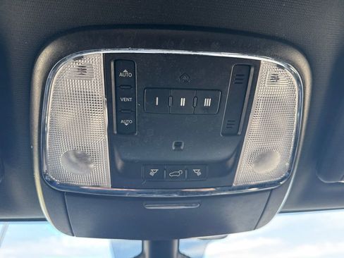 Used 2017 Jeep Grand Cherokee Limited AWD/4WD image 23