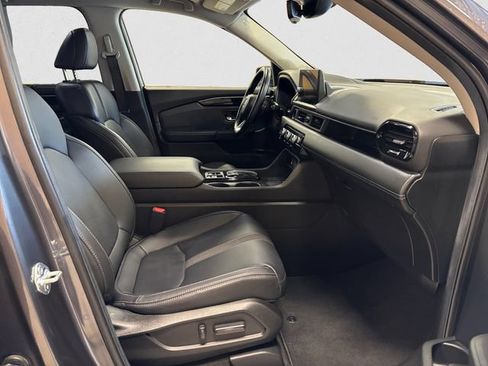 Used 2025 Honda Pilot EX-L image 16