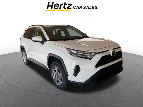 Used 2025 Toyota RAV4 XLE image 1