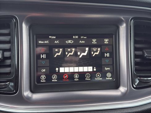 Used 2019 Dodge Challenger SXT w/ Blacktop Package image 17