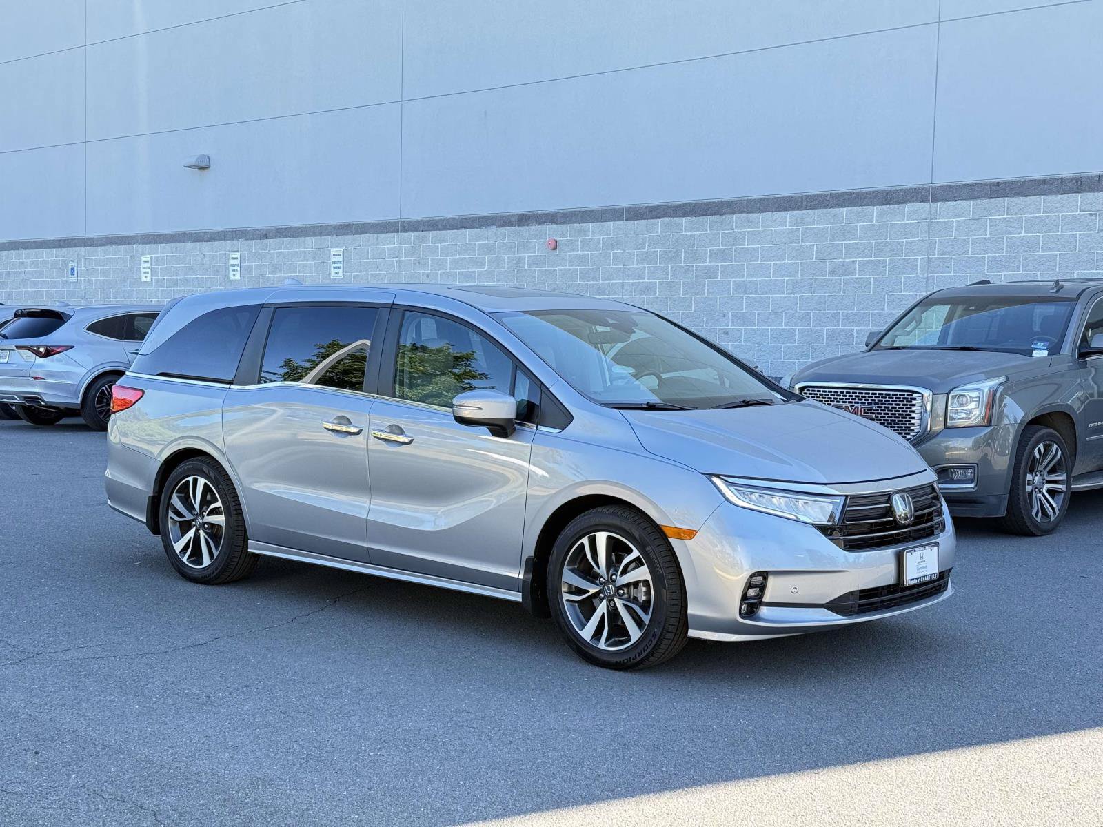 Certified 2024 Honda Odyssey Touring image 1