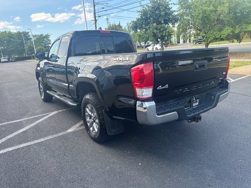 Used 2017 Toyota Tacoma SR5 w/ Tow Package AWD/4WD image 5