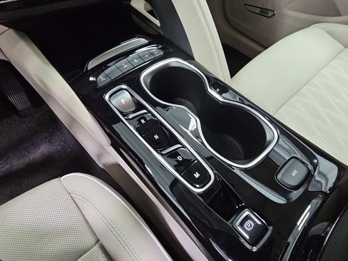 Certified 2023 Buick Envision Avenir FWD image 21