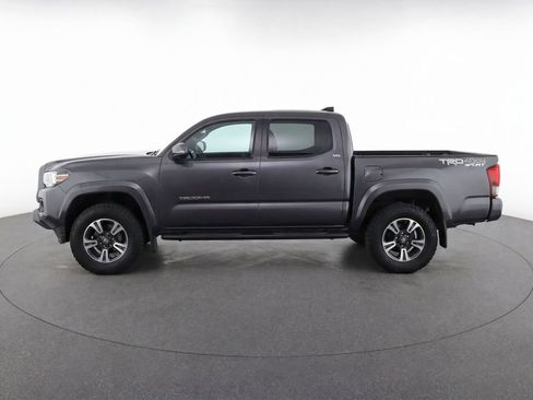 Used 2016 Toyota Tacoma TRD Sport w/ Towing Package AWD/4WD image 4