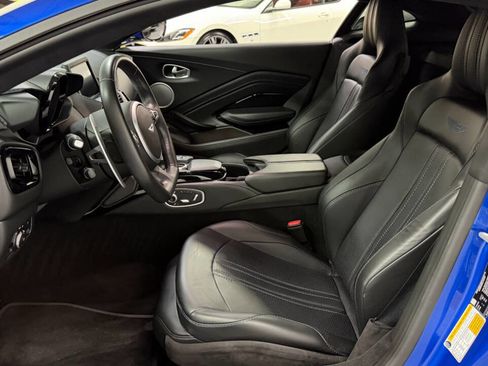 Used 2020 Aston Martin V8 Vantage Coupe image 40