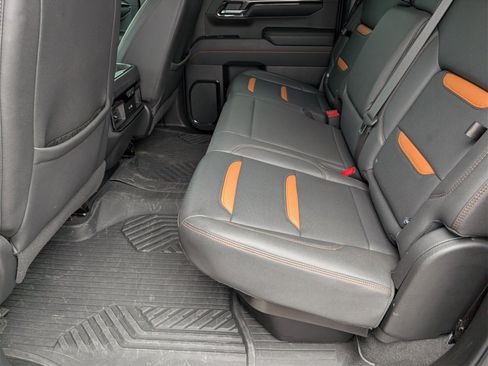 Used 2024 GMC Sierra 1500 AT4 w/ Technology Package image 29