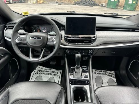 Certified 2023 Jeep Compass Latitude AWD/4WD image 23