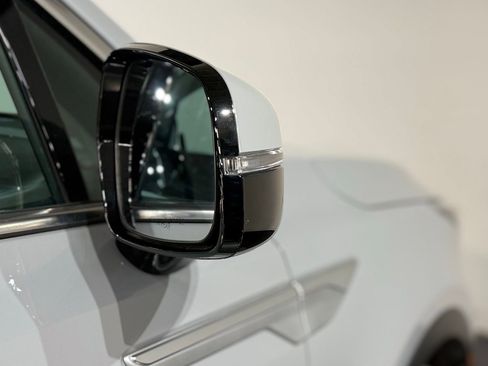 Used 2024 Kia Sorento S w/ Panoramic Sunroof Package image 13